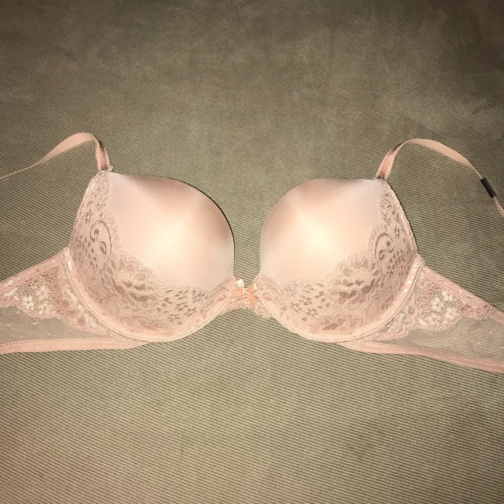 NWT Victoria’s Secret bombshell bra